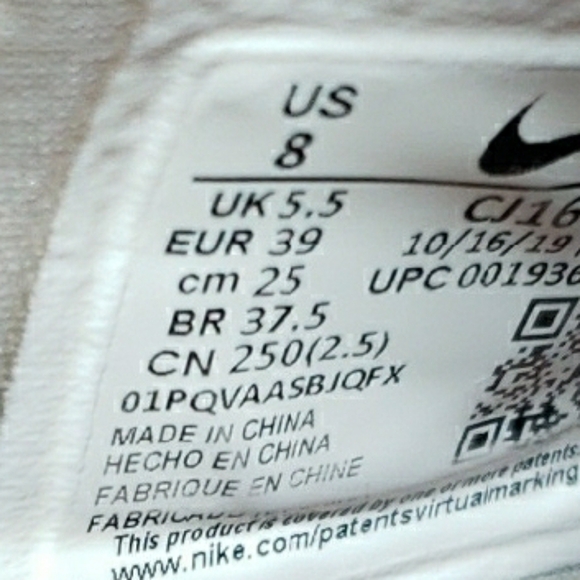 Nike Women's Cream and Pink Sneakers Size 8 - Picture 2 of 5